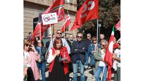 Ddl sicurezza, mobilitazione di Cgil e Uil davanti alla Prefettura. 'Si vuole azzerare il diritto a manifestare'