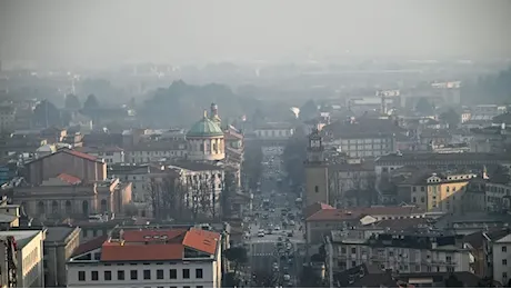 Troppo smog anche a Bergamo: al via da martedì le limitazioni al traffico e non solo