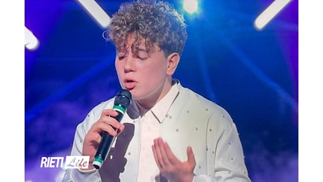 Standing ovation per Nicolò Franceschini nella finale di The Voice