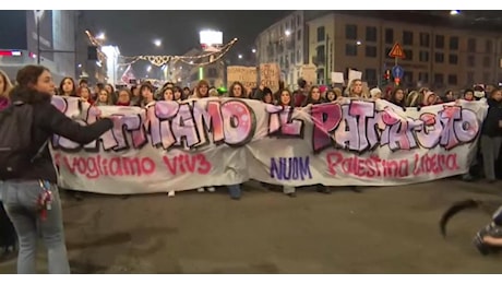 Corteo contro le violenze di genere con migliaia di donne e uomini: Disarmiamo il patriarcato