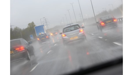 Meteo: forte perturbazione in arrivo, ecco quando finirà il maltempo