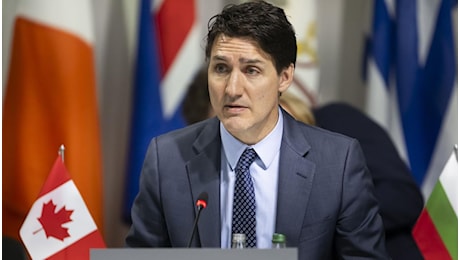 Il premier del Canada Justin Trudeau annuncia le dimissioni dopo 10 anni di governo: cosa succederà