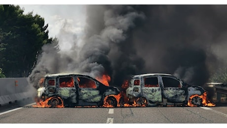 Assalto a un portavalori tra Lecce e Brindisi: auto incendiate in superstrada e colpi d'arma da fuoco