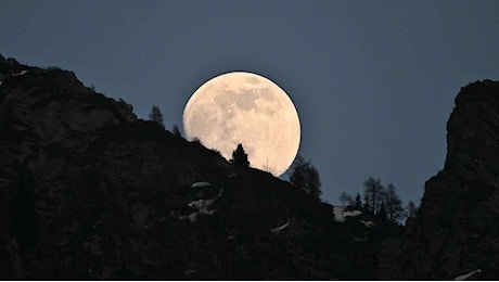 Superluna del Cacciatore: arriva lo spettacolo celeste più luminoso del 2024