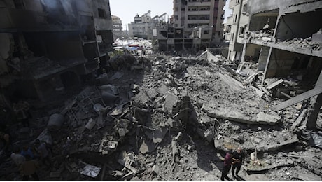 Guerra a Gaza: decine di morti nel campo di Nuseirat, la Nuova Zelanda contro Israele