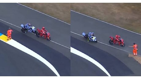 Aldeguer tampona Marc Marquez e cade: l'episodio dopo la Sprint Race. VIDEO