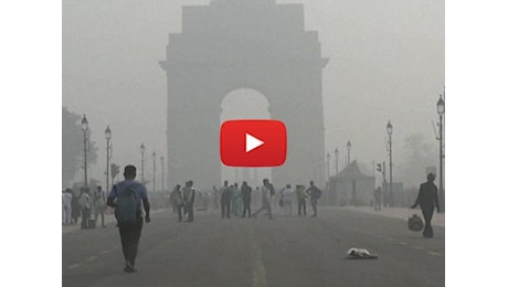 India: emergenza Smog, scuole chiuse a Nuova Delhi, situazione sempre più grave; il Video