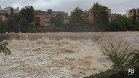 Cronaca meteo diretta - Maltempo Lombardia, importante piena del fiume Serio: le immagini da Seriate - Video