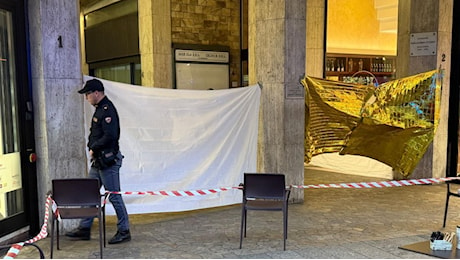 Omicidio in via Tiraboschi a Bergamo, le foto subito dopo l'aggressione