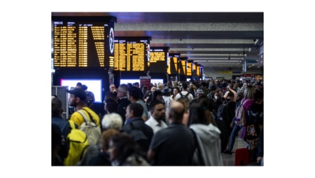 Opposizioni in Senato contro Salvini su caos treni,venga in Aula