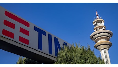 Tim: ricavi in rialzo, si riduce il rosso. Confermati i target 2025