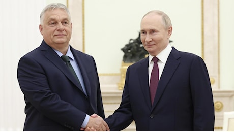 Orban sente Putin: “Ho proposto una tregua di Natale ma Kiev ha detto no”. Zelensky smentisce