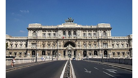 Cassazione: ritorsivo il recesso del lavoratore che testimonia a favore di un collega