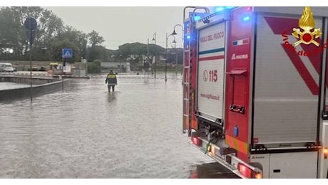 Allagamenti zona a mare, oltre 50 gli interventi dei Vigili del fuoco