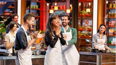 MasterChef ad alta tensione. Reza fa l’eroe: prova ad autoeliminarsi e fa infuriare Cannavacciuolo