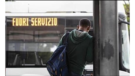 Sciopero generale oggi 29 novembre per trasporti, scuola e non solo: chi si ferma e con quali orari