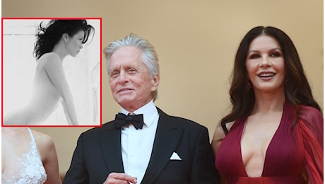 Michael Douglas compie 80 anni e la moglie Catherine Zeta-Jones posa nuda: regalo a sorpresa per il compleanno