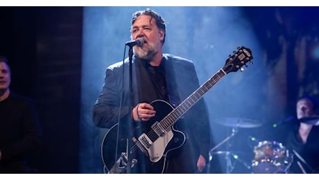 Russell Crowe parla del suo progetto musicale: Siamo una rock band seria, credetemi