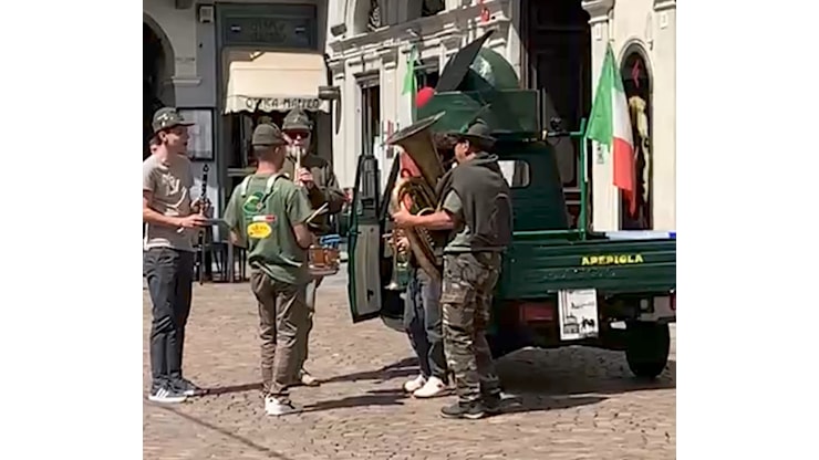 Adunata, in centro c’è già clima di festa – VIDEO - La Provincia di Biella Adunata, in centro c’è già clima di festa – VIDEO - La Provincia di Biella