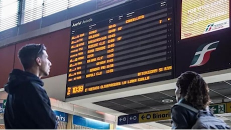 Sciopero treni e aerei: fine settimana di ritardi e disagi per chi viaggia