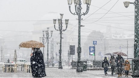 Previsioni meteo, burrasca artica: tre giorni con vento, mareggiate, freddo e anche neve