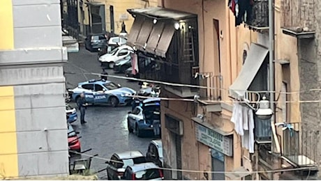 Napoli, 15enne incensurato ucciso al corso Umberto in una sparatoria