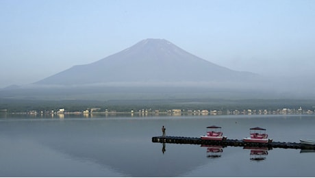 L’iconico Monte Fuji del Giappone non è mai rimasto così a lungo senza neve