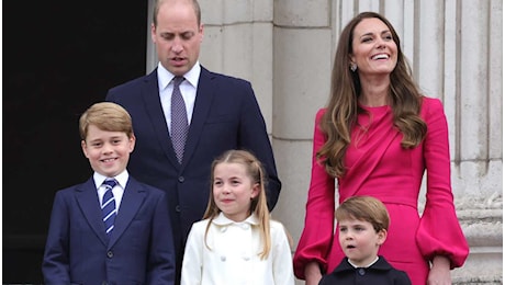 Kate Middleton, il bellissimo scatto con William e i principini per la festa del papà