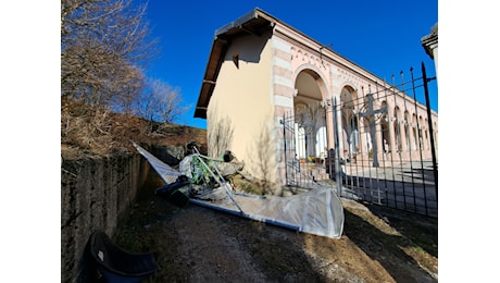 Ultraleggero precipita nei pressi del cimitero di Asiago, ferito il pilota