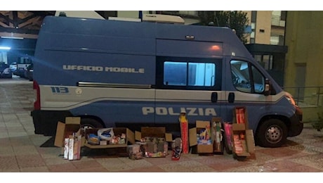 Crotone, sequestrati 100 chili di fuochi d'artificio: denunce e sanzioni