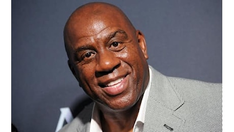 NBA, Magic Johnson premiato da Joe Biden con la Presidential Medal of Freedom. FOTO