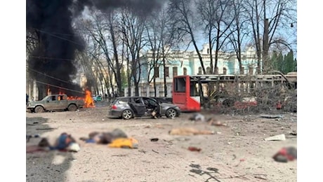 Sumy, strage nella Domenica delle Palme: 31 morti sotto le bombe russe Sumy, strage nella Domenica delle Palme: 31 morti sotto le bombe russe