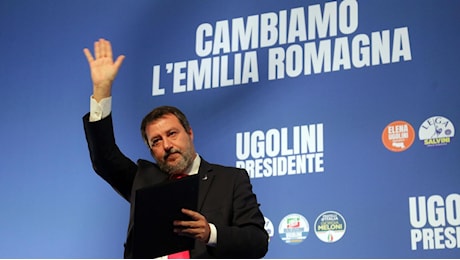 La Lega di Salvini crolla al 5%, nel 2020 era al 32. Anche FdI in flessione, tiene Forza Italia