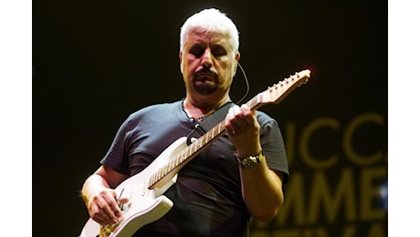 Dieci anni senza Pino Daniele, ma la sua musica è eterna: celebrazioni a Napoli e in Italia